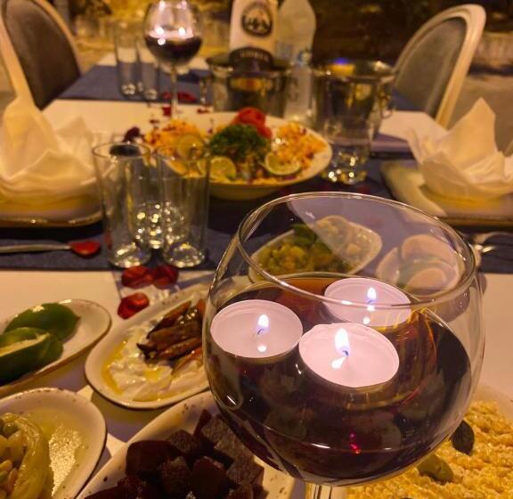 מיטת קינג בסוויטה, Livaneli Boutique Otel