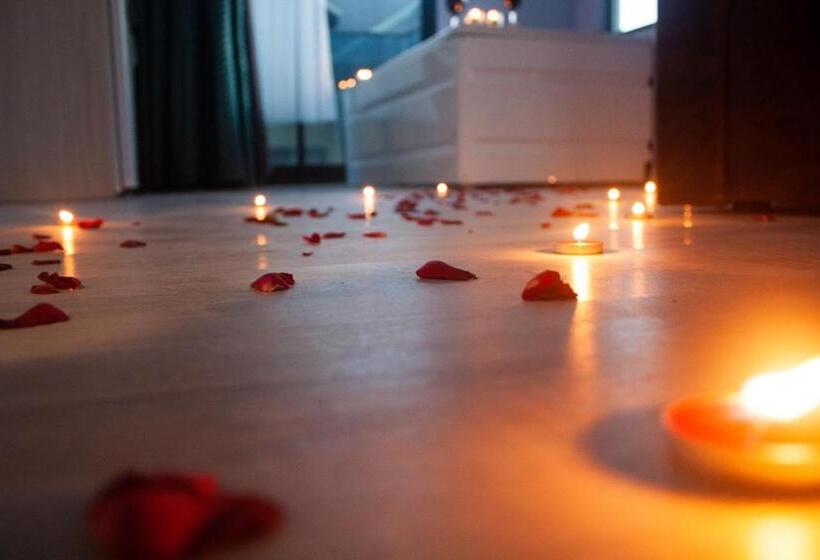 מיטת קינג בסוויטה, Livaneli Boutique Otel