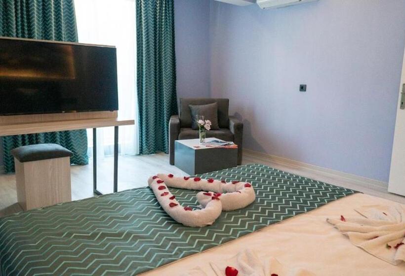 스위트 킹사이즈 침대, Livaneli Boutique Otel