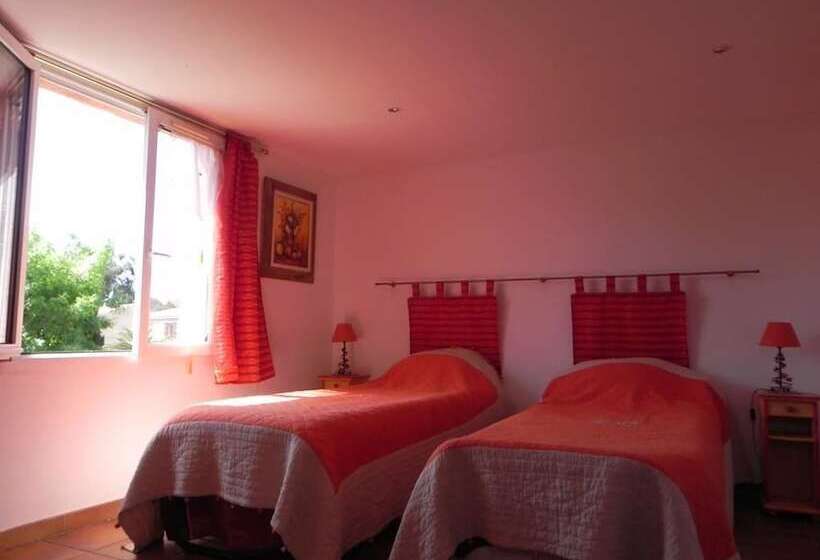 Номер Стандарт, B&b Le Clos Des Vignes Saint Raphael