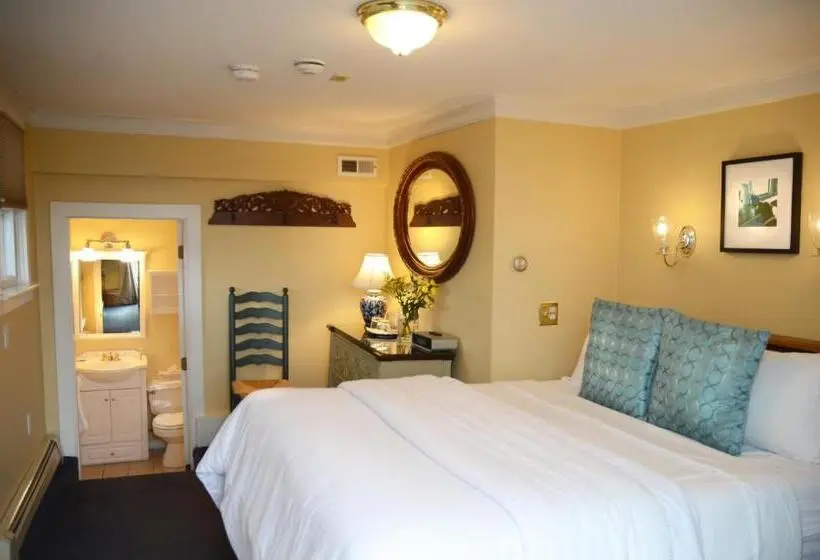 اتاق لوکس, Brasswood Inn