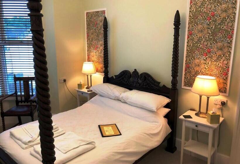 수피리어 룸, The Snowdon House