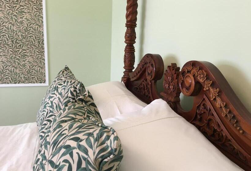 스탠다드 룸, The Snowdon House