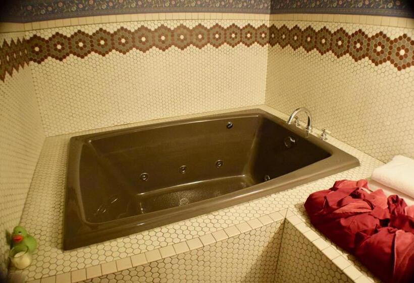 带按摩浴盆的套房, The Hancock House Bed & Breakfast Inn