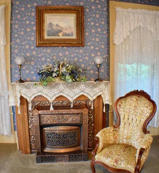 Люкс с гидромассажем, The Hancock House Bed & Breakfast Inn