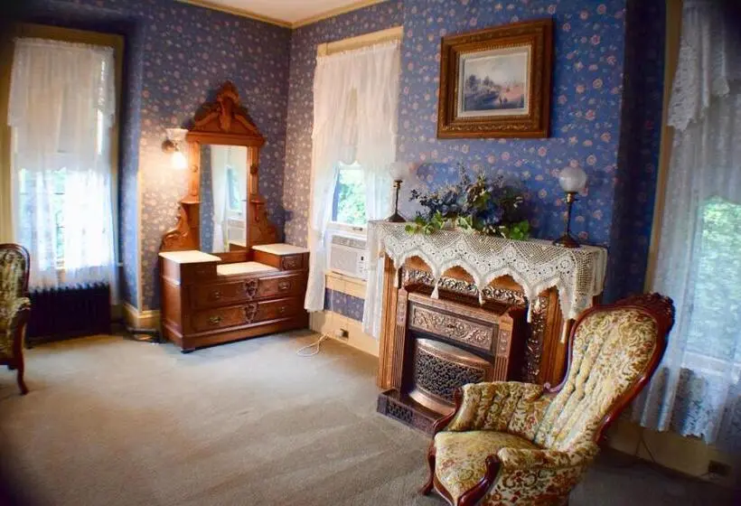 سوئیت با وان آب گرم, The Hancock House Bed & Breakfast Inn