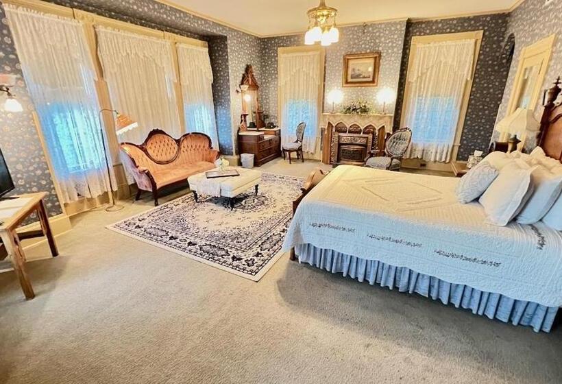 Люкс с гидромассажем, The Hancock House Bed & Breakfast Inn