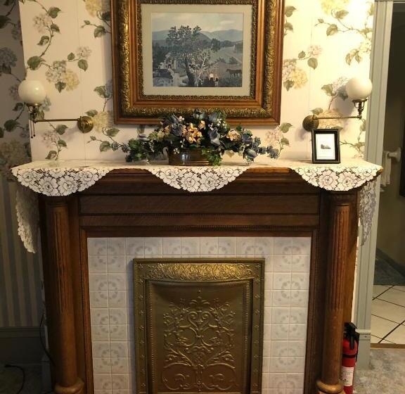 标准间带漩涡浴缸, The Hancock House Bed & Breakfast Inn