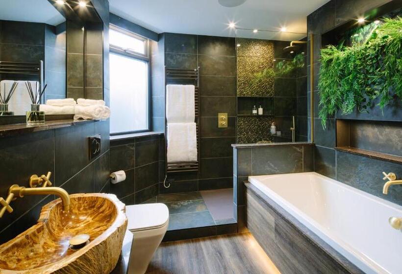 자쿠지 스위트, Absoluxe Suites