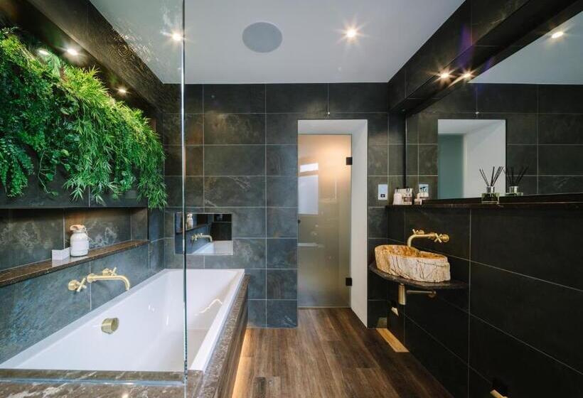 자쿠지 스위트, Absoluxe Suites