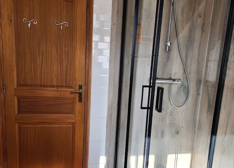 Comfort Kolmen Hengen Huone, Manoir De La Maison Blanche