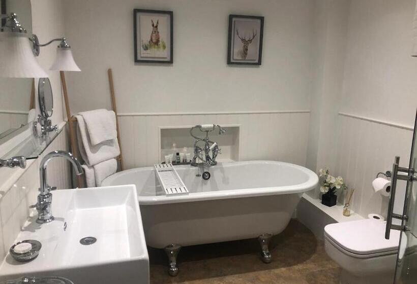 디럭스 룸 킹사이즈 침대, The Kings Head