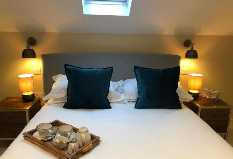 디럭스 룸 킹사이즈 침대, The Kings Head