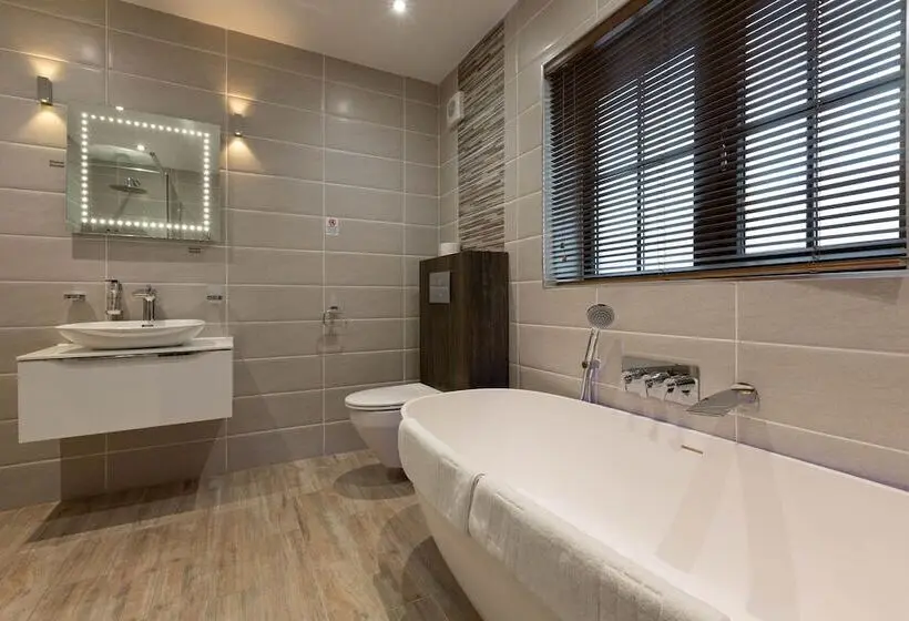 エクゼクティブスイート, The White Swan