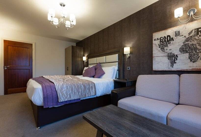 جناح إدارى, The White Swan