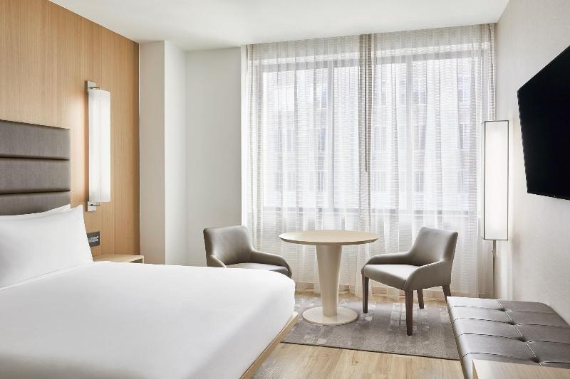 חדר סטנדרט עם מיטת קינג, Ac Hotel By Marriott Houston Downtown