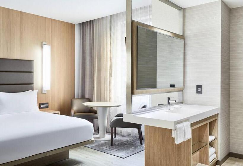 اتاق استاندارد با تخت بزرگ, Ac Hotel By Marriott Houston Downtown