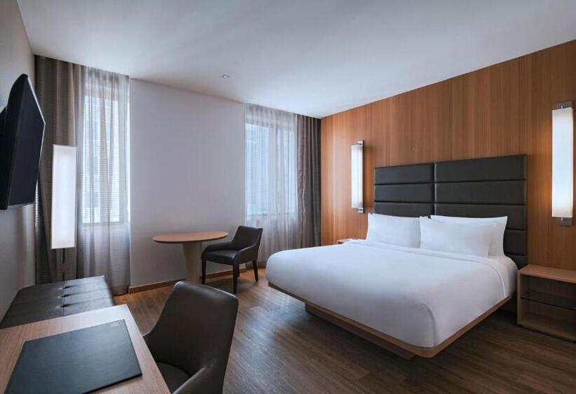 اتاق استاندارد با تخت بزرگ برای معلولان, Ac Hotel By Marriott Houston Downtown