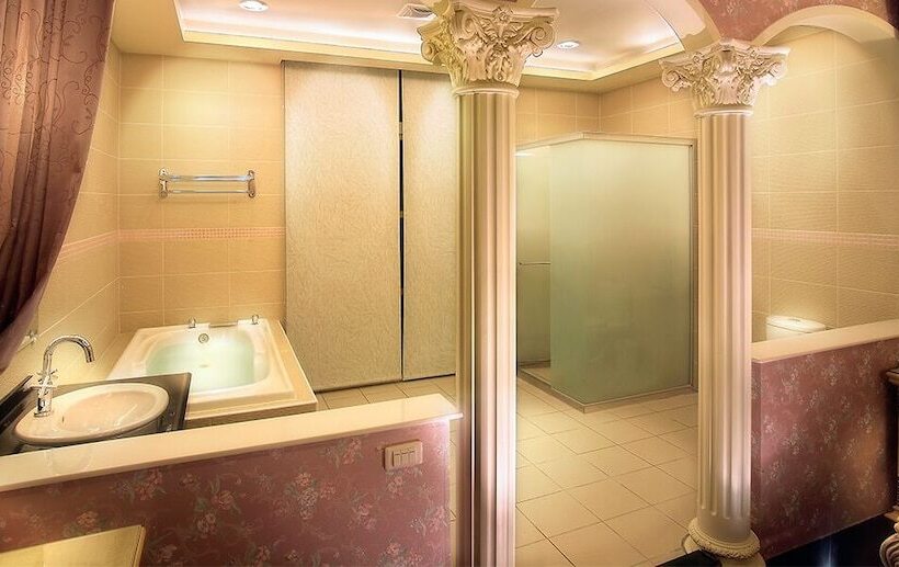 اتاق لوکس, Huis Ten Bosch