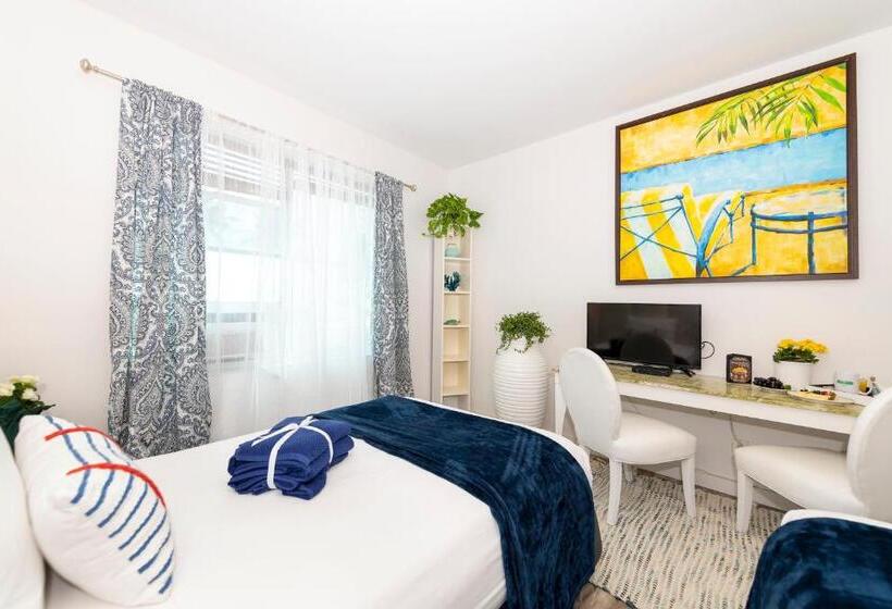 סטודיו סופריור, Norman S Hotel And Dining