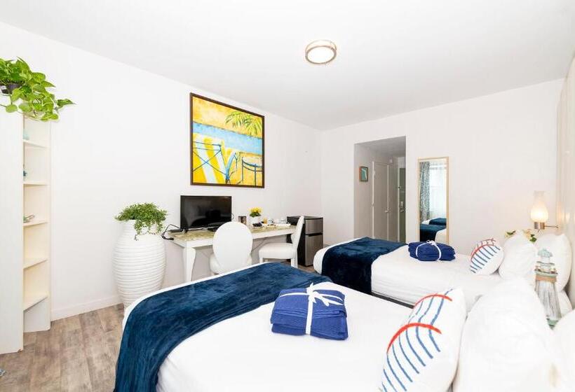 סטודיו סופריור, Norman S Hotel And Dining