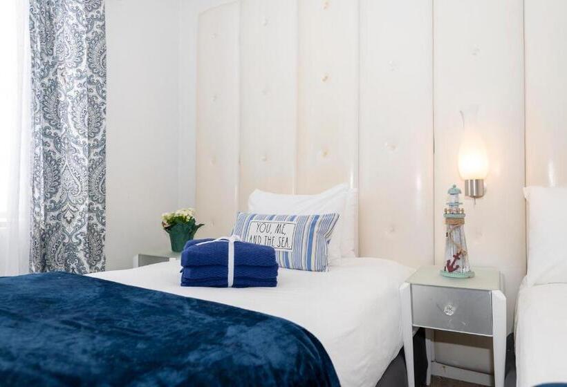 סטודיו משפחתי, Norman S Hotel And Dining