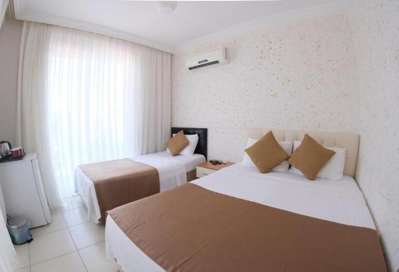 Standaard Driepersoonskamer met Balkon, Sardunya