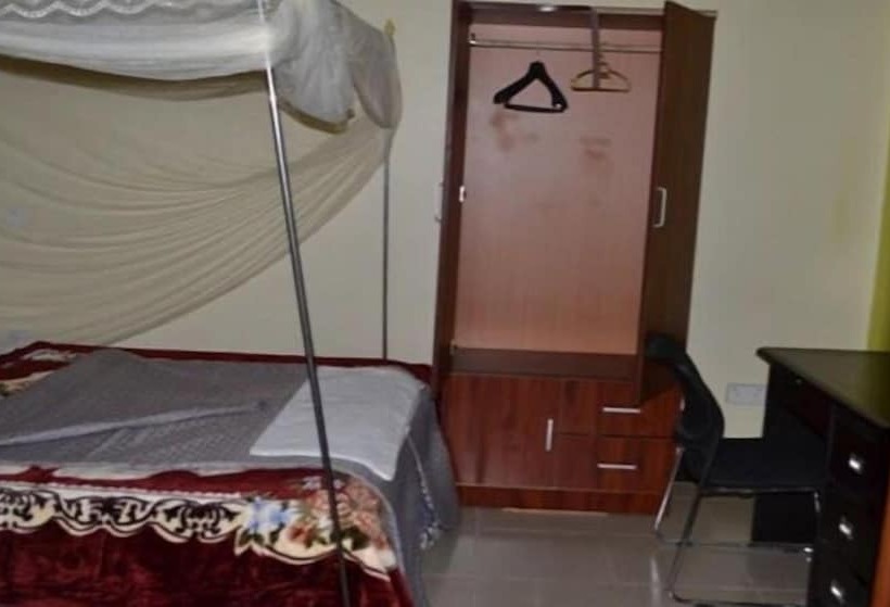 اتاق عادی یک تخته, Strikers