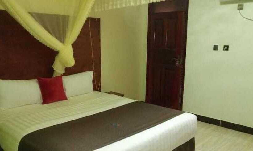 اتاق لوکس, Strikers