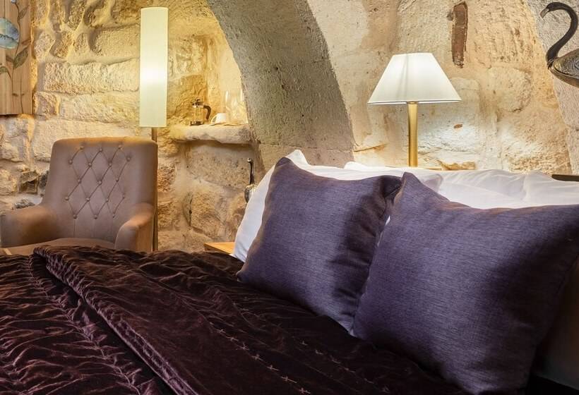 غرفة قياسية, The Rupestral House