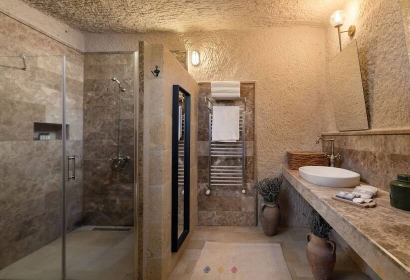 جناح عائلي, The Rupestral House