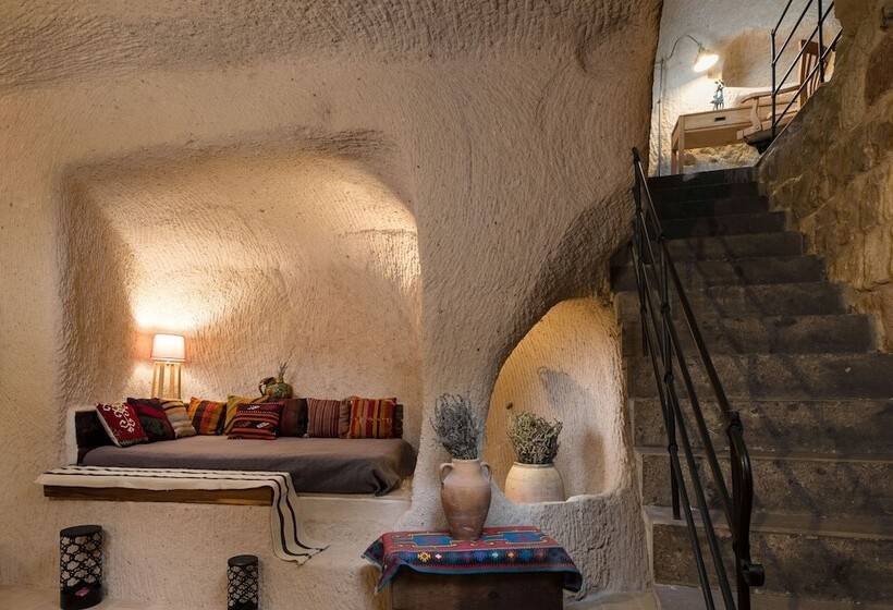 جناح عائلي, The Rupestral House