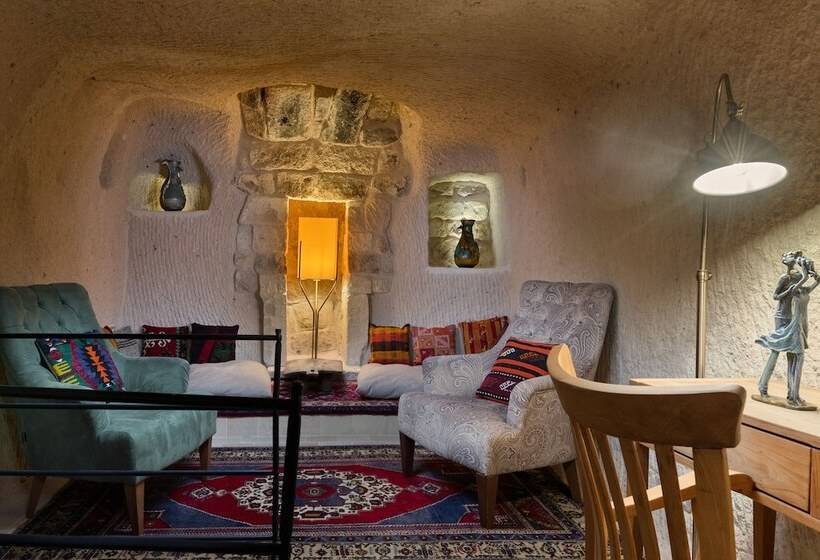 جناح عائلي, The Rupestral House