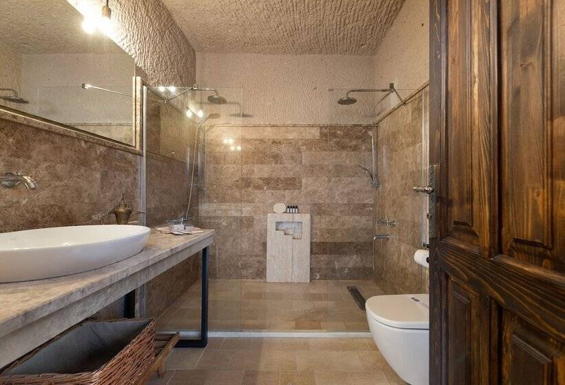 جناح, The Rupestral House