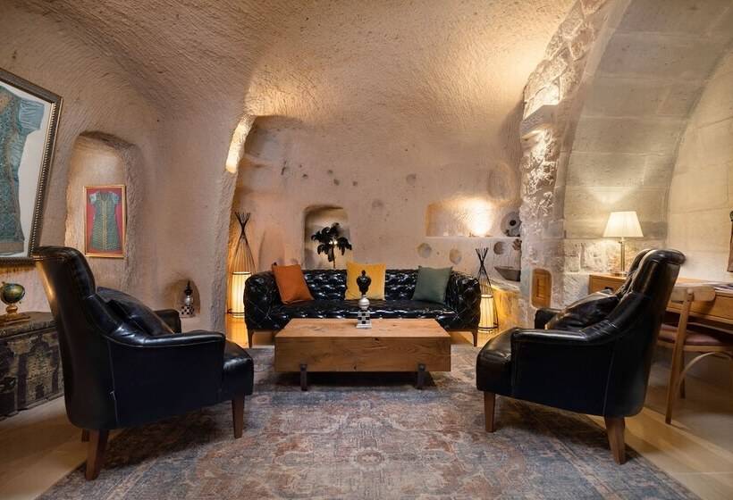 جناح, The Rupestral House