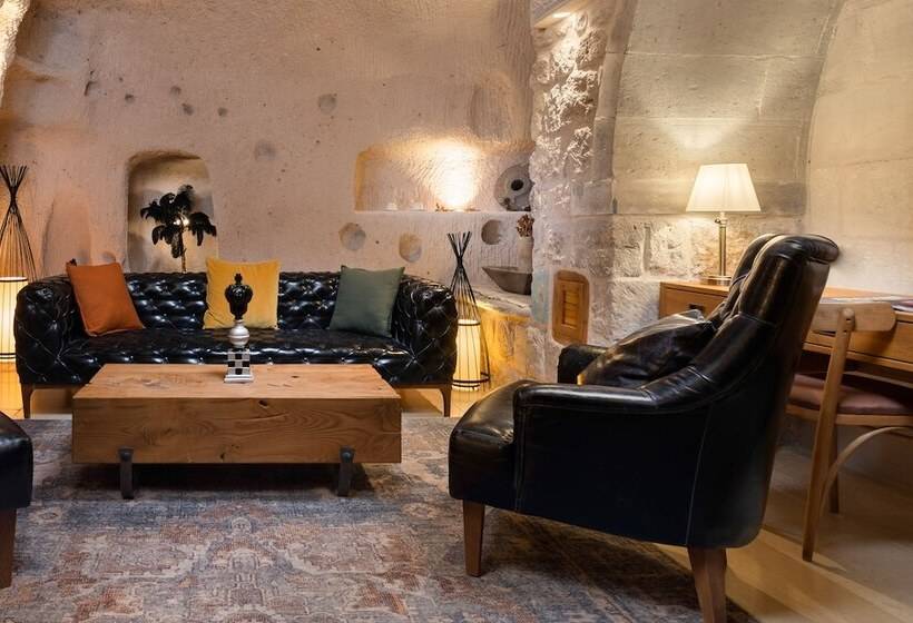 جناح, The Rupestral House