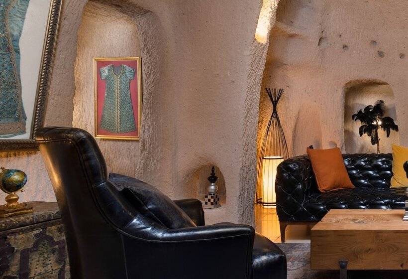 جناح, The Rupestral House