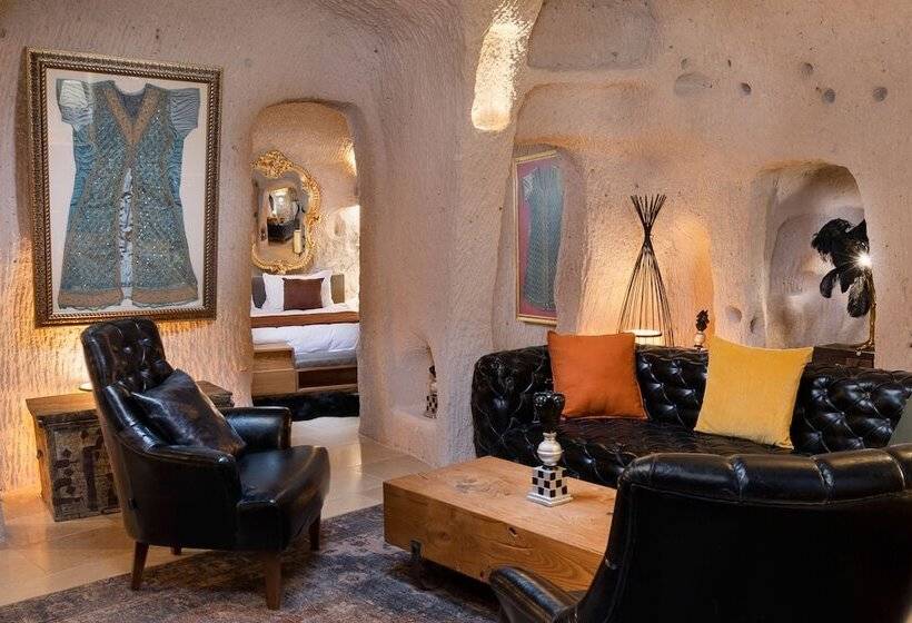 جناح, The Rupestral House