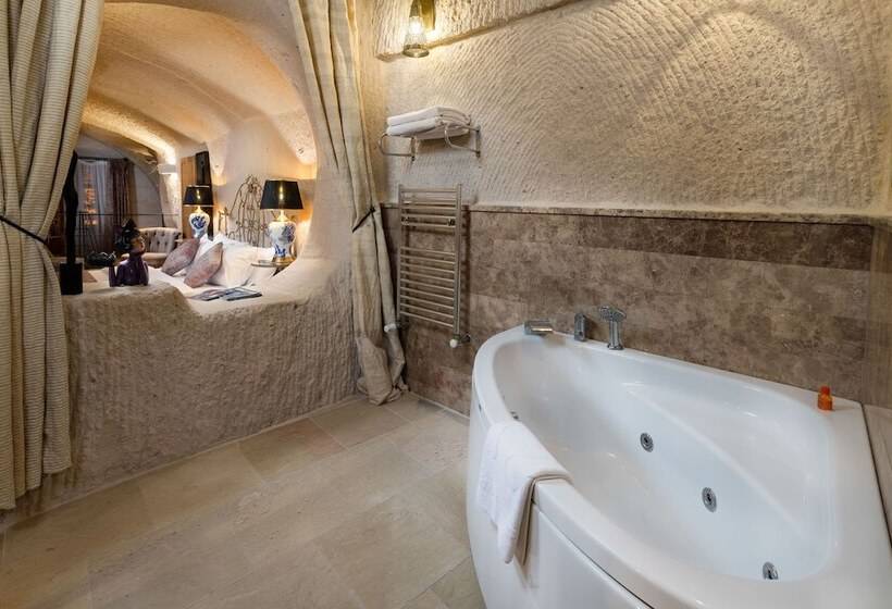 جناح عائلي, The Rupestral House