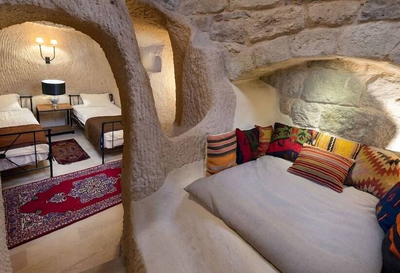 جناح عائلي, The Rupestral House