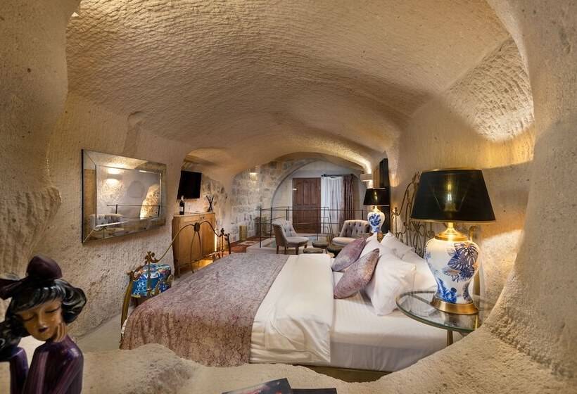 جناح عائلي, The Rupestral House