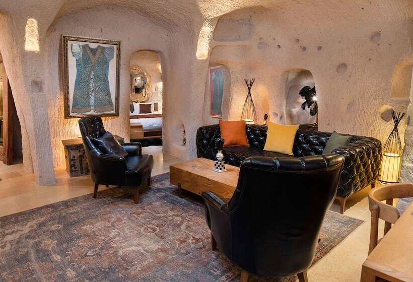 جناح, The Rupestral House