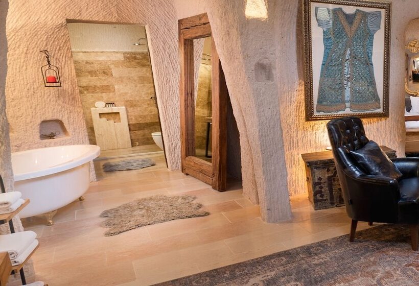 جناح, The Rupestral House