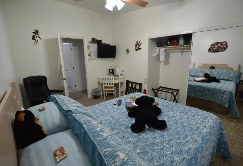 اتاق استاندارد, The Bear S Den B&b