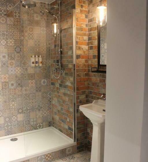 스탠다드 싱글 룸, The Market House