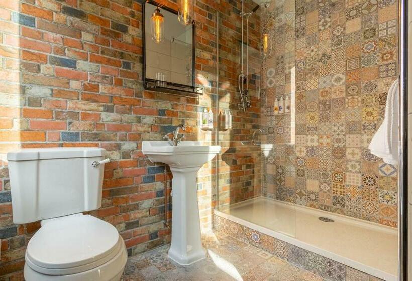 수피리어 룸, The Market House