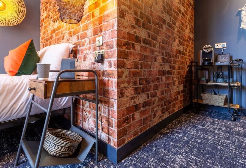 스탠다드 싱글 룸, The Market House