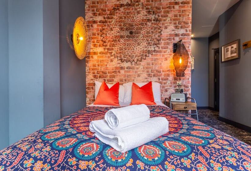 스탠다드 싱글 룸, The Market House