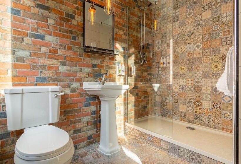 스탠다드 룸, The Market House