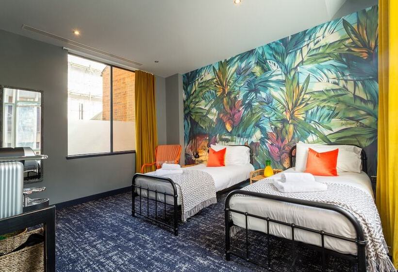 수피리어 룸, The Market House